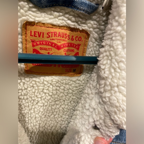 LEVI'S Denim Jacket - Picture 2 of 3